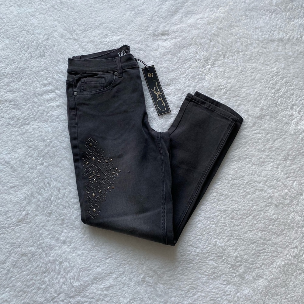🌷 New with Tags DG2 Dark Gray Jeans With Gunmetal Embellishments 🌷